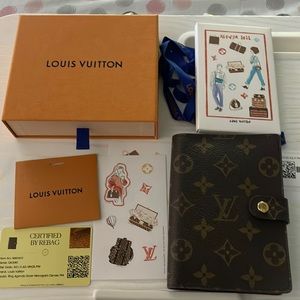 Louis Vuitton Ring Agenda Cover Monogram Canvas PM Plus 2022 Agenda included.